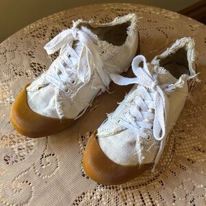 Steve Madden White and Tan Women’s Sneakers